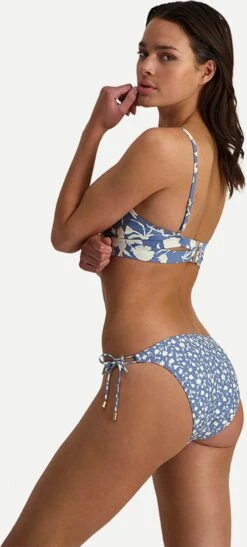 Beachlife Flower Twist Bikinitop Met Voorgevormde Cups En Beugel - Dames - Maat 75D 13 Beachlife Flower Twist Bikinitop Met Voorgevormde Cups En Beugel - Dames - Maat 75D -Beachlife 542x1200