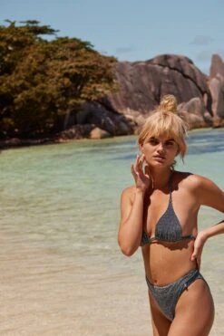 Beachlife Sea Glitter Dames Bikinitopje - Maat 80B -Beachlife 800x1200 91