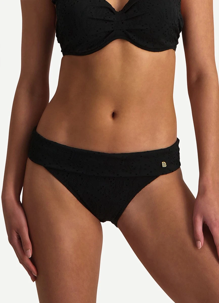 BEACHLIFE Black Embroidery Omslag Bikinibroekje 5 BEACHLIFE Black Embroidery Omslag Bikinibroekje - Afbeelding 3
